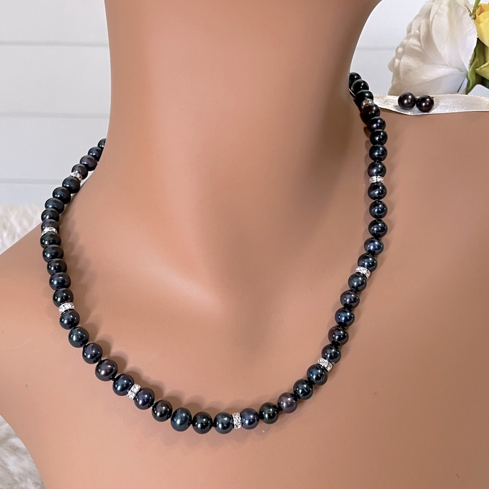 NIB❗️FINAL PRICE❗️Danbury Mint  Black Pearl Necklace With Free Matching Earrings - Picture 11 of 11